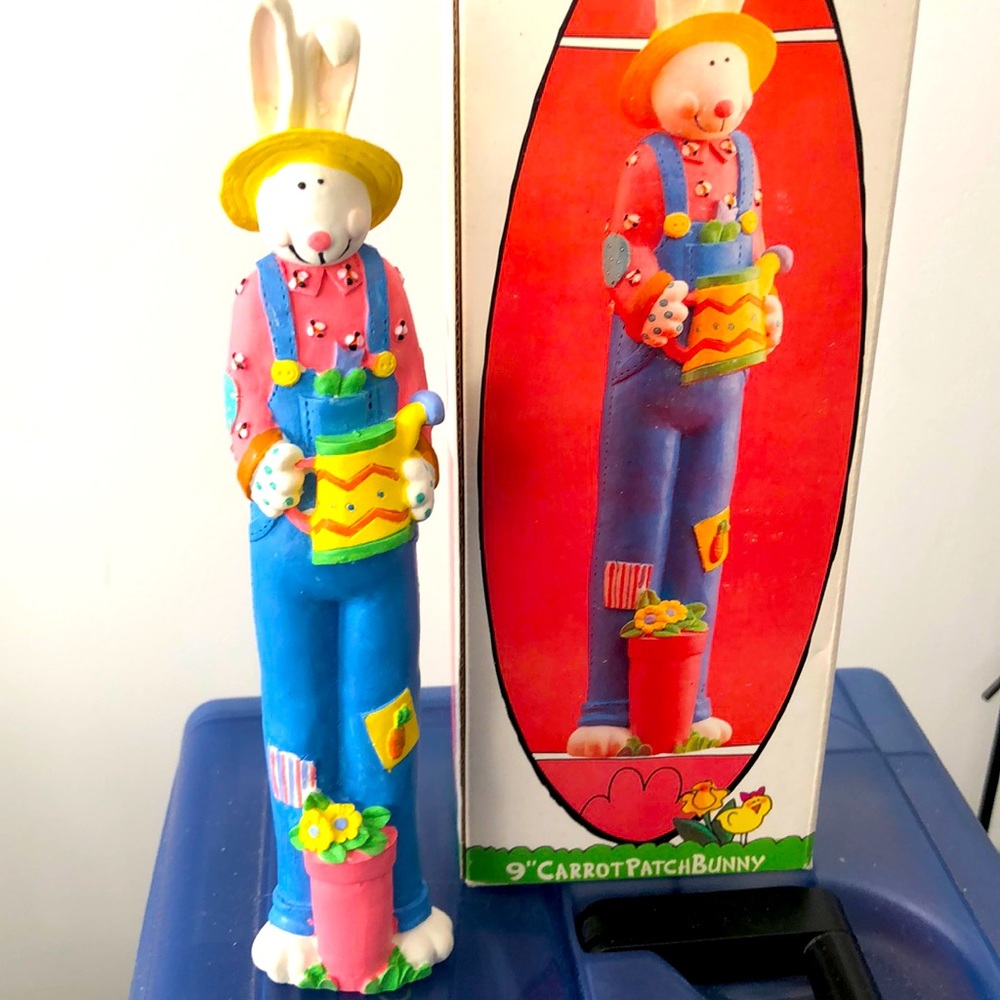 Vintage 9 inch carrot patch bunny figurine